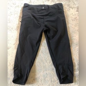 Lululemon Black Capri Athletic Leggings Tights Size 4 Lulu Yoga